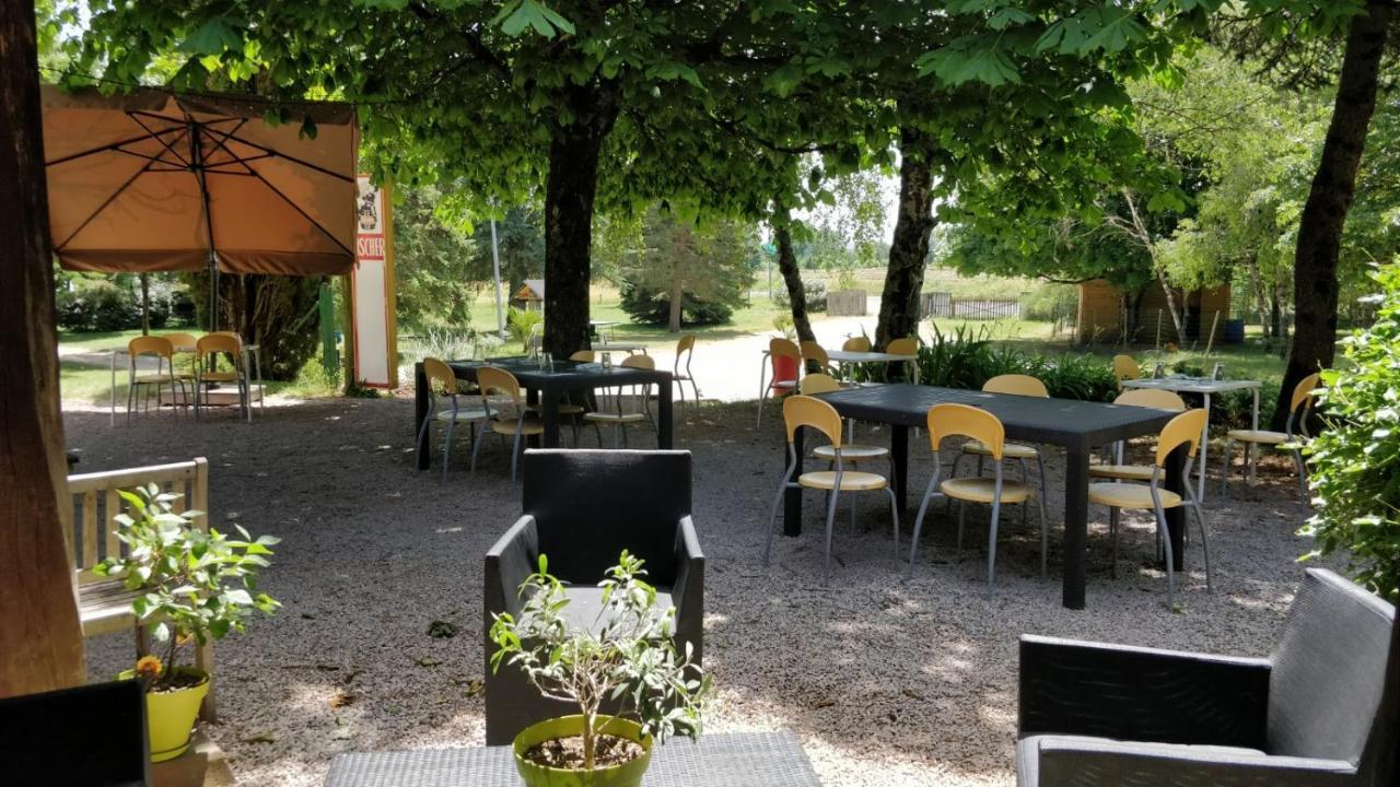 Camping Au Tour De L'aveyron LʼHospitalet-du-Larzac