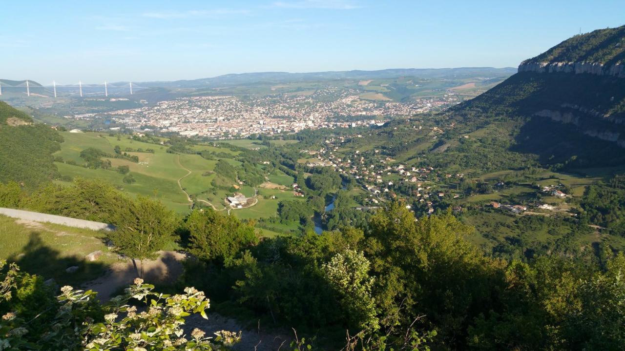 Camping Au Tour De L'aveyron LʼHospitalet-du-Larzac