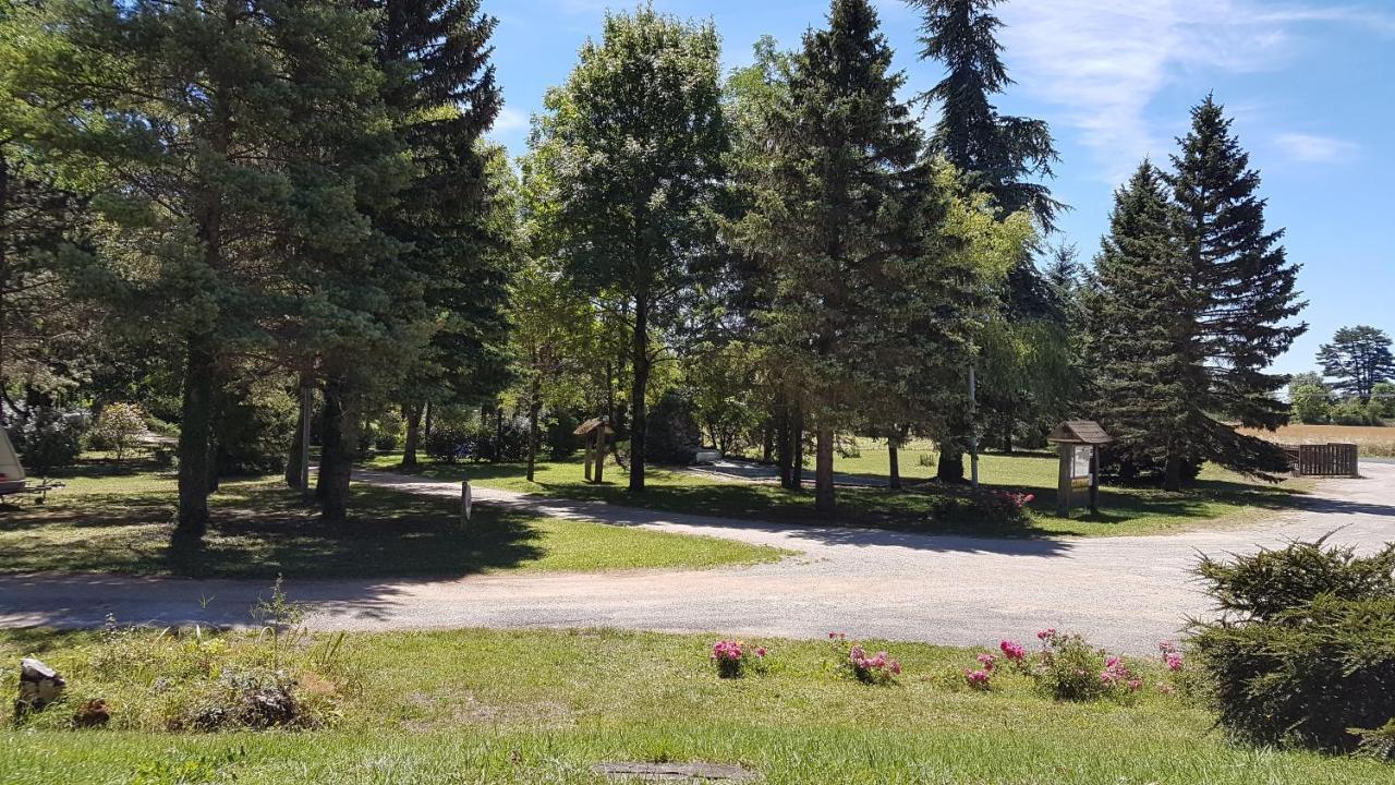 Camping Au Tour De L'aveyron 2*
